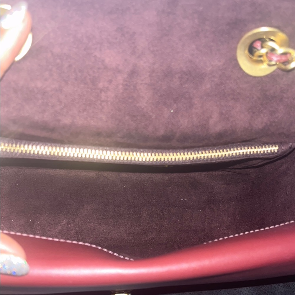 Coach Madison shoulder nah Elegant Burgundy Shoulder Bag with Gold Accents - Picture 10 of 14